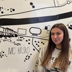 Larisa Gortan na delavni praksi v ZMŠ Krško