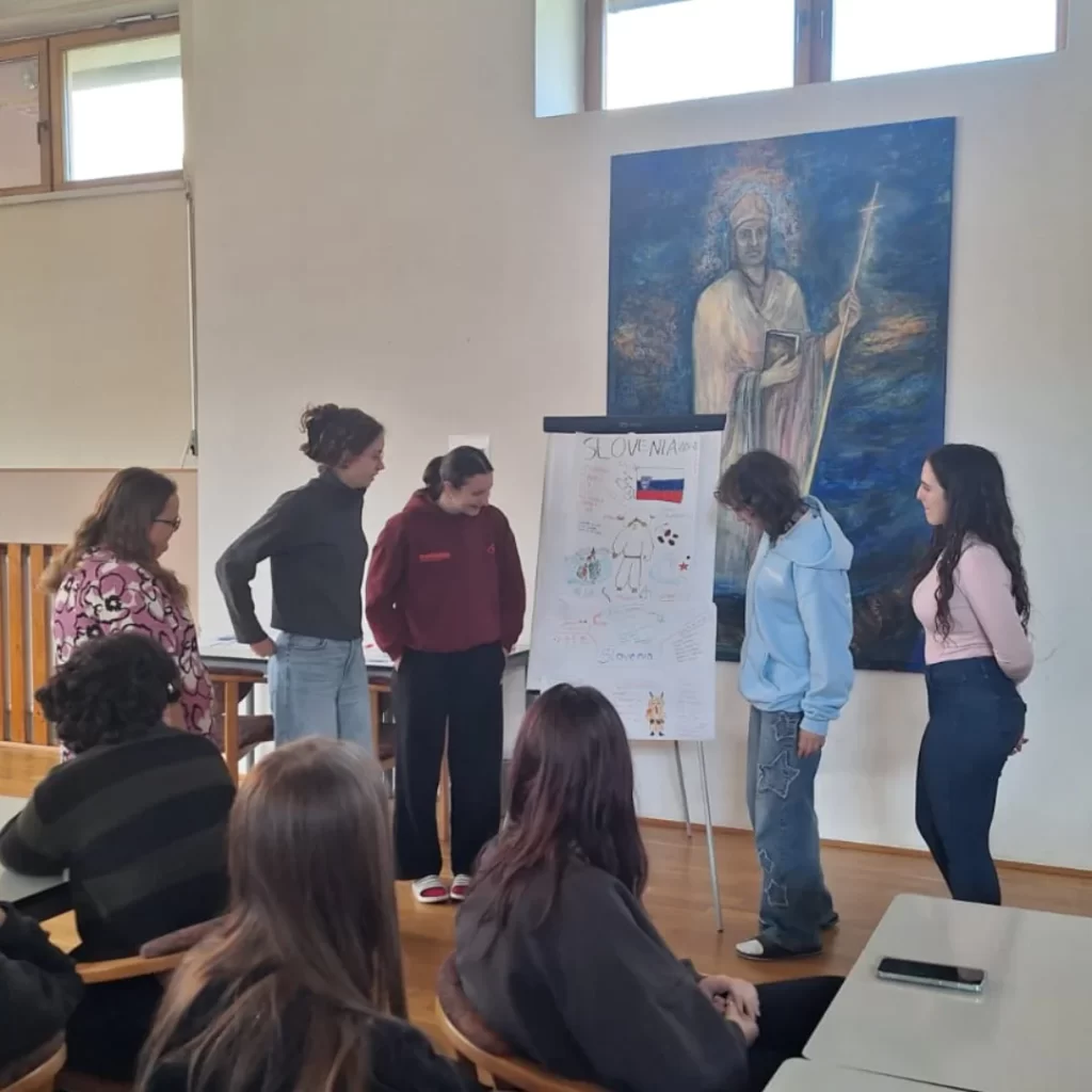 YE cultural threads naslovna